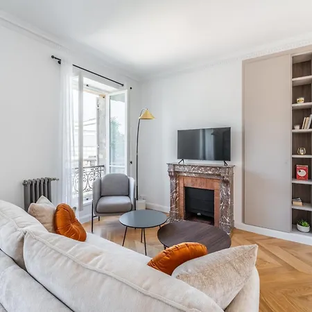 Apartment Luxury Living Alma Paris